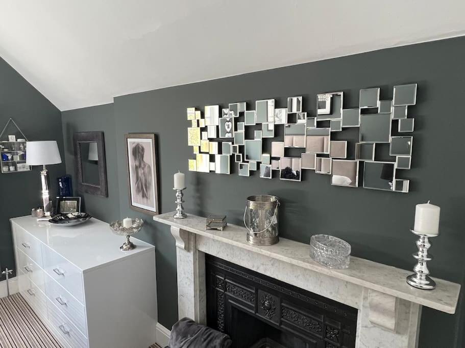 Beautiful 2 Bed In - Free Onsite Parking * Bath