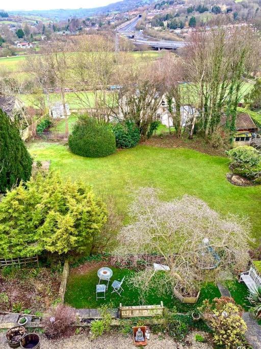 Beautiful 2 Bed In - Free Onsite Parking